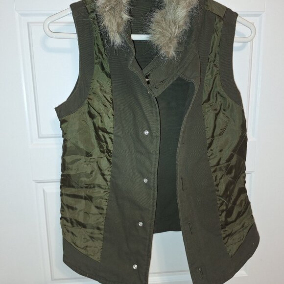 BB Dakota Khaki Quilted Cotton Vest with Detachable Faux Fur Collar Size Small - Picture 14 of 17